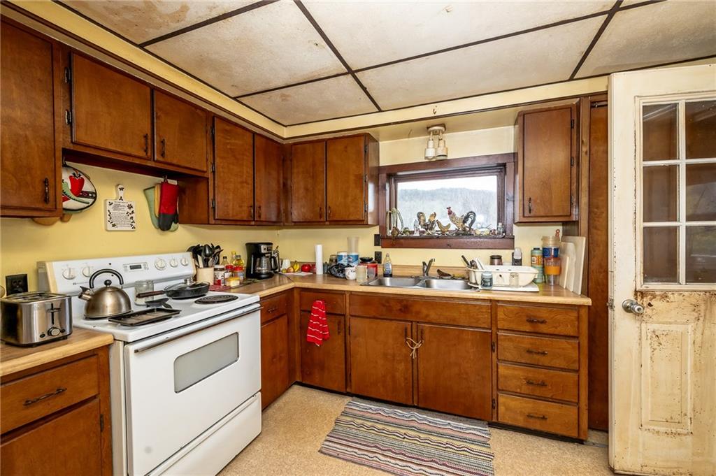 185 Front Street Robinson, PA 15949 - Photo 8 of 13