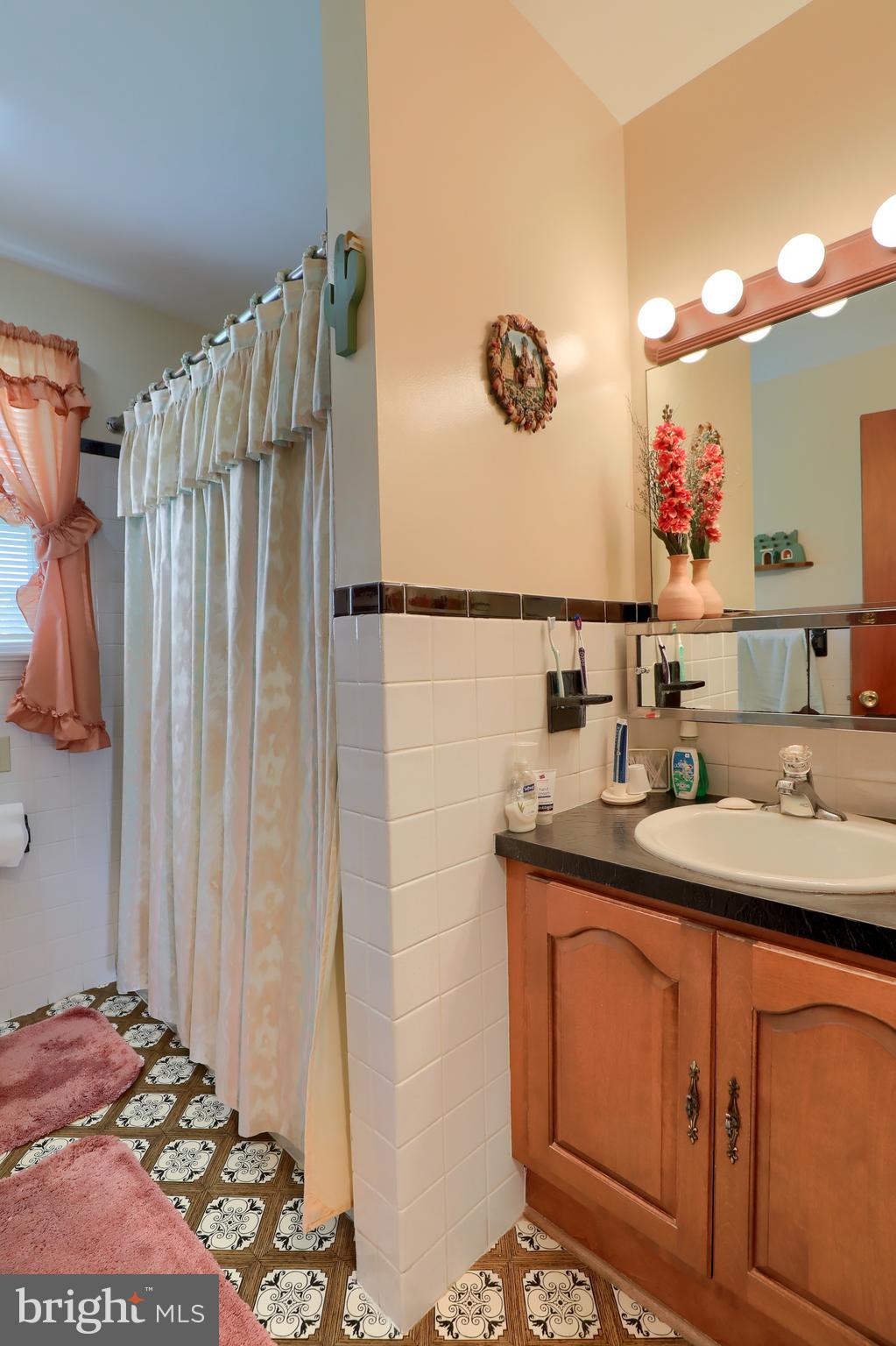 1731 Pioneer Road Lancaster, PA 17602 - Photo 17 of 33 Gallery Image 17