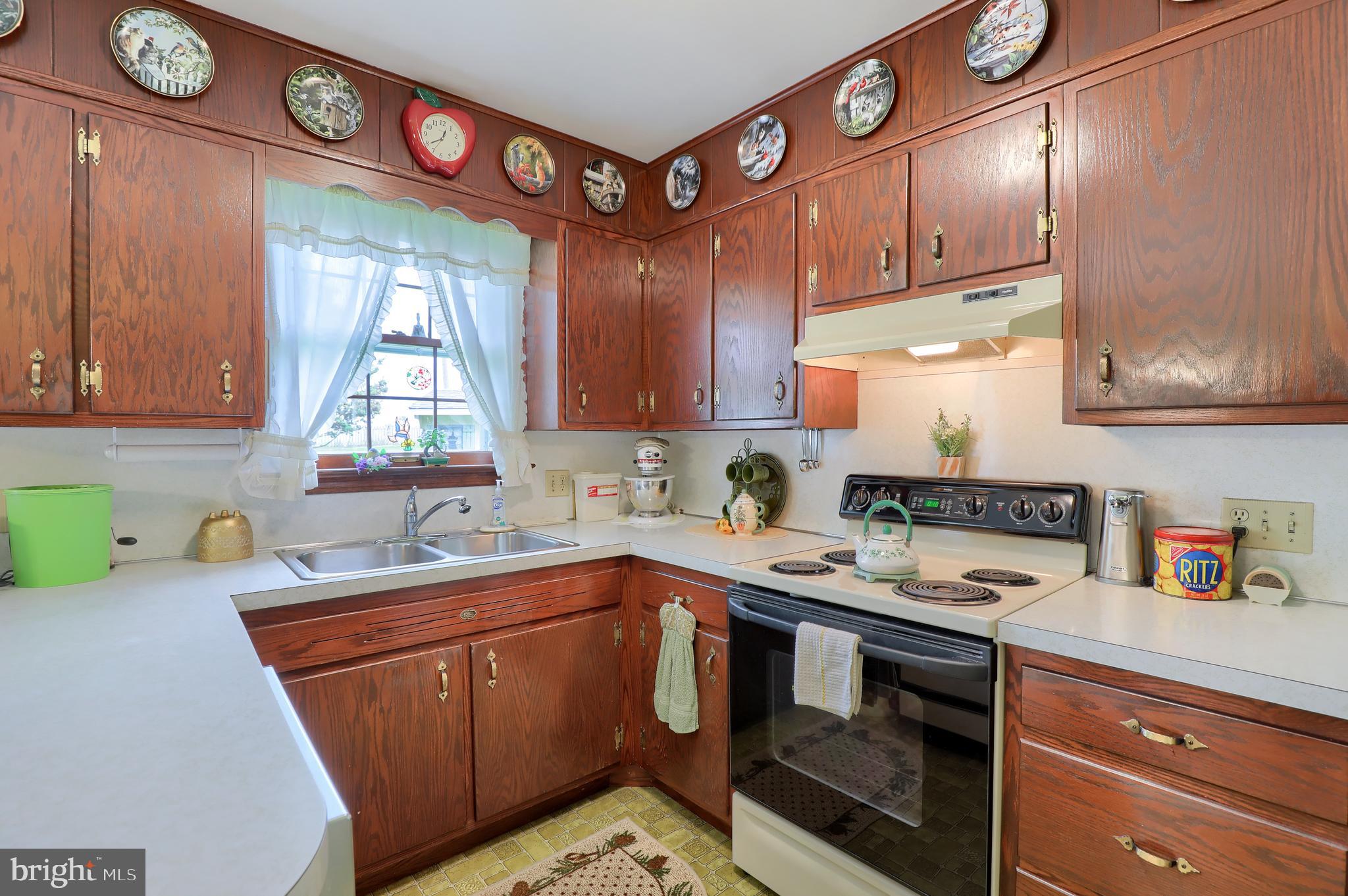 1731 Pioneer Road Lancaster, PA 17602 - Photo 10 of 33 Gallery Image 10