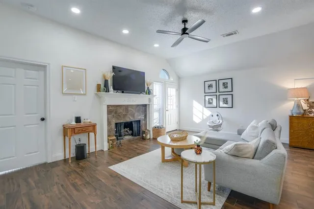 $1,900 | 7402 Ryan Road, Rowlett, TX 75089