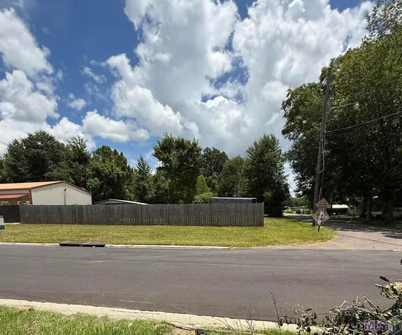 $80,000 | 403 Deemer Street, Denham Springs, LA 70726