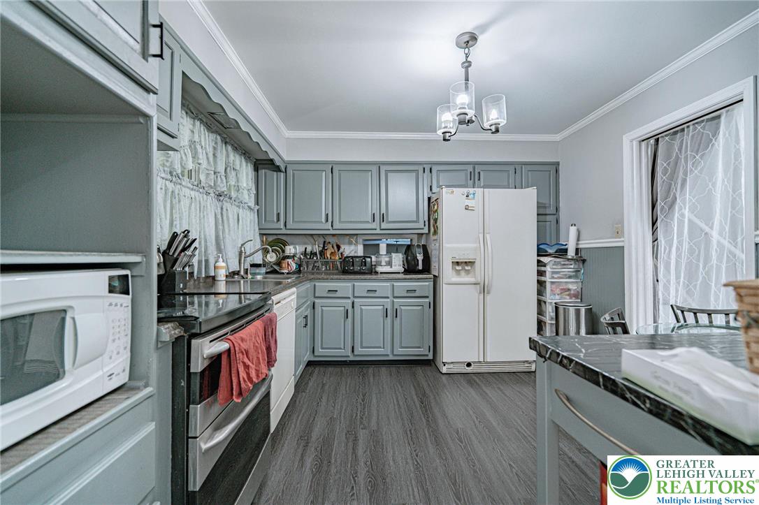2627 Nottingham Road Bethlehem, PA 18017 - Photo 11 of 31
