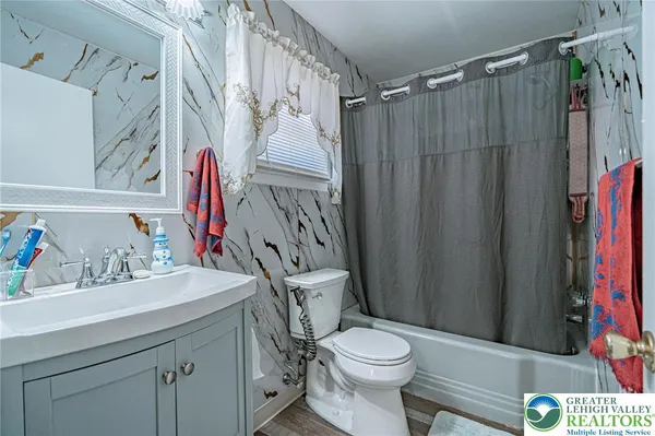 $3,100 | 2627 Nottingham Road, Bethlehem, PA 18017