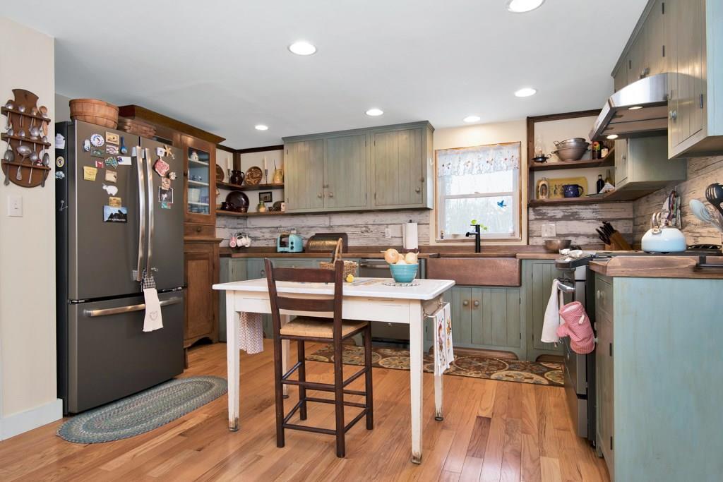 116 Hight Road Dayton, ME 04005 - Photo 5 of 35 Appliances basely a year old -...