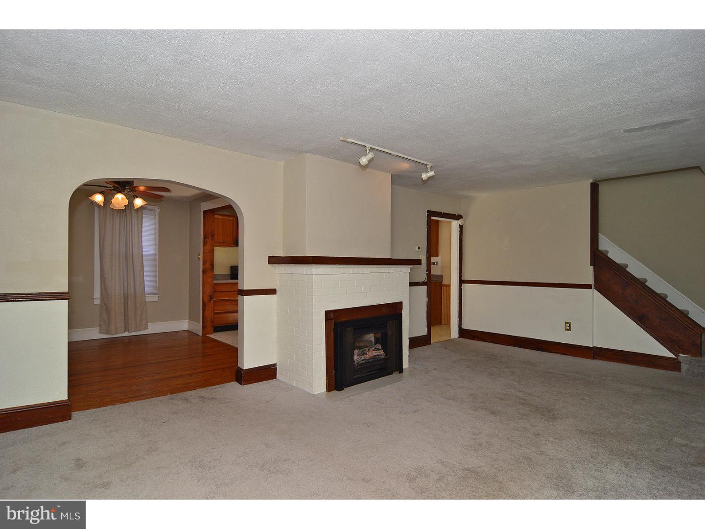 1141 Old Fritztown Road Sinking Spring, PA 19608 - Photo 3 of 21 Living Room