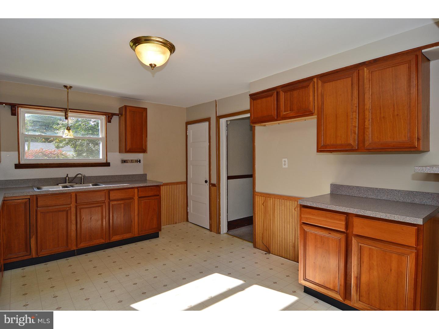 1141 Old Fritztown Road Sinking Spring, PA 19608 - Photo 6 of 21 Kitchen