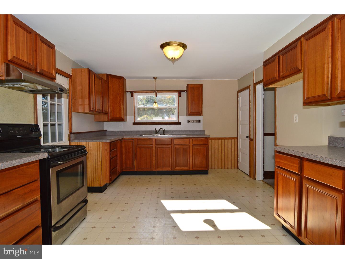 1141 Old Fritztown Road Sinking Spring, PA 19608 - Photo 7 of 21 Kitchen