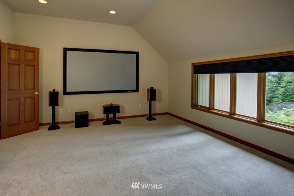 13799 Northeast 32nd Place Bellevue, WA 98005 - Photo 13 of 15