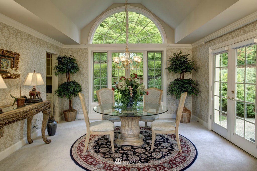 13799 Northeast 32nd Place Bellevue, WA 98005 - Photo 3 of 15