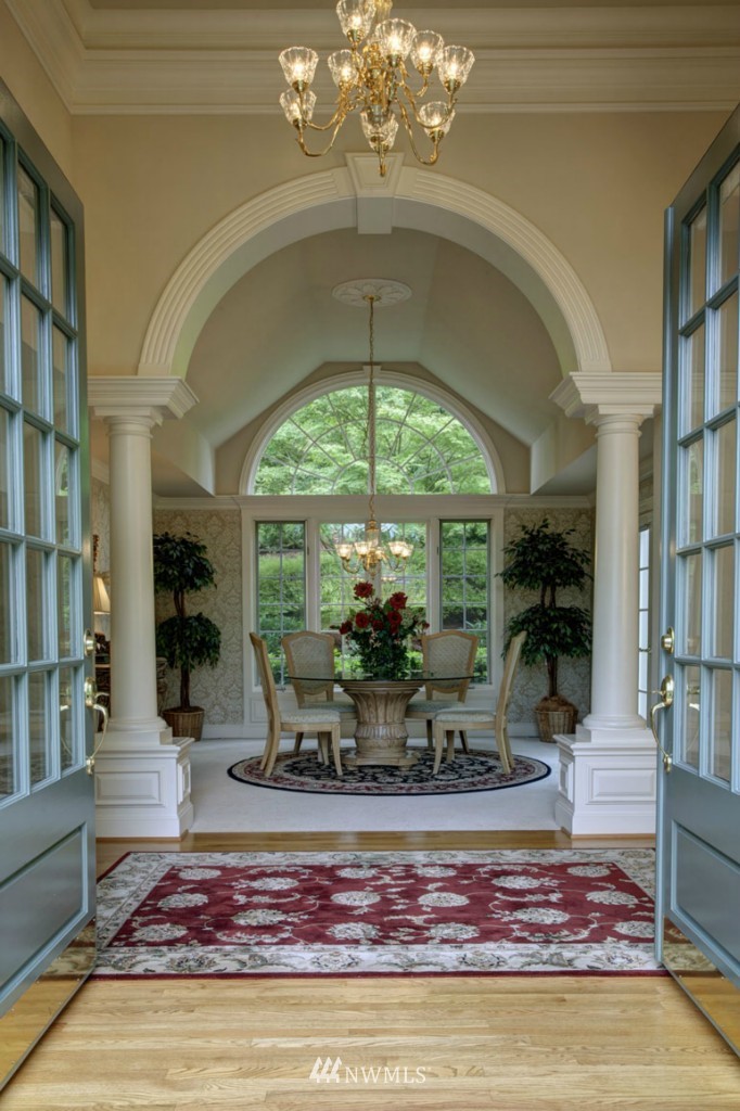 13799 Northeast 32nd Place Bellevue, WA 98005 - Photo 4 of 15