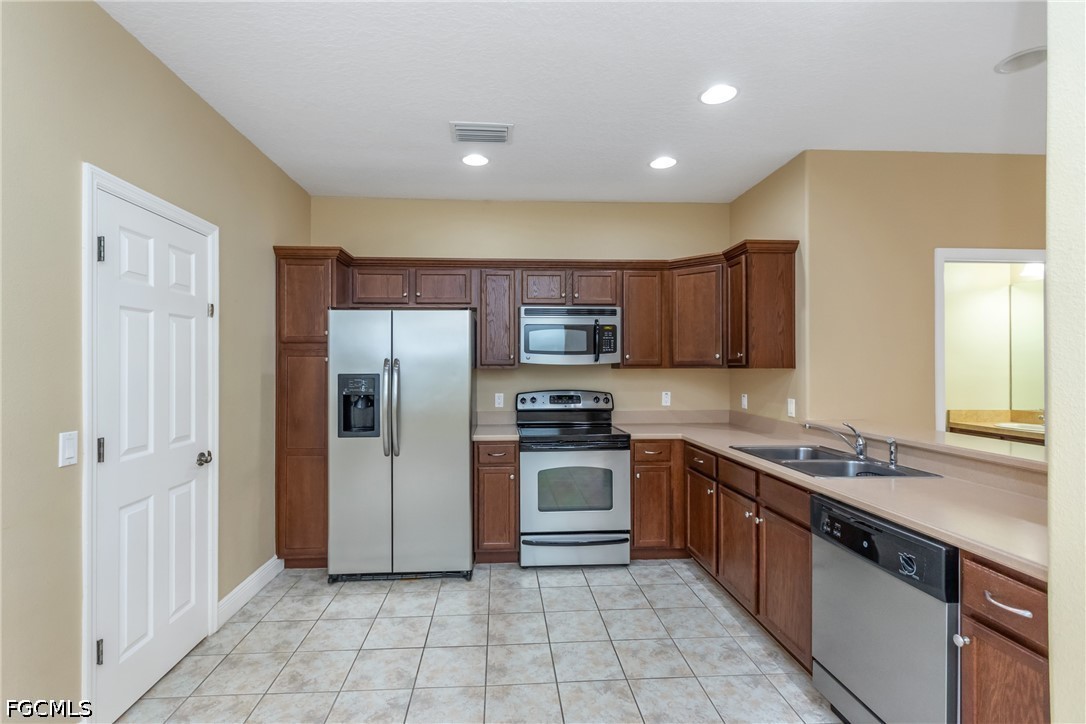 368 Harbor Ridge Drive Palm Harbor, FL 34683 - Photo 13 of 35