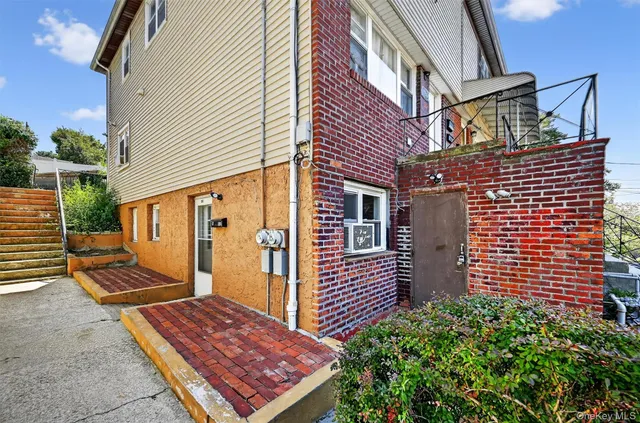 $809,999 | 356 North Broadway, Yonkers, NY 10701