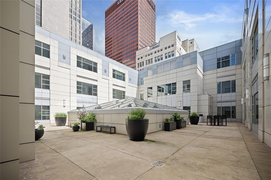 301 Fifth Avenue, Unit 506 Pittsburgh, PA 15222 - Photo 21 of 21 a view of a building with sitting area