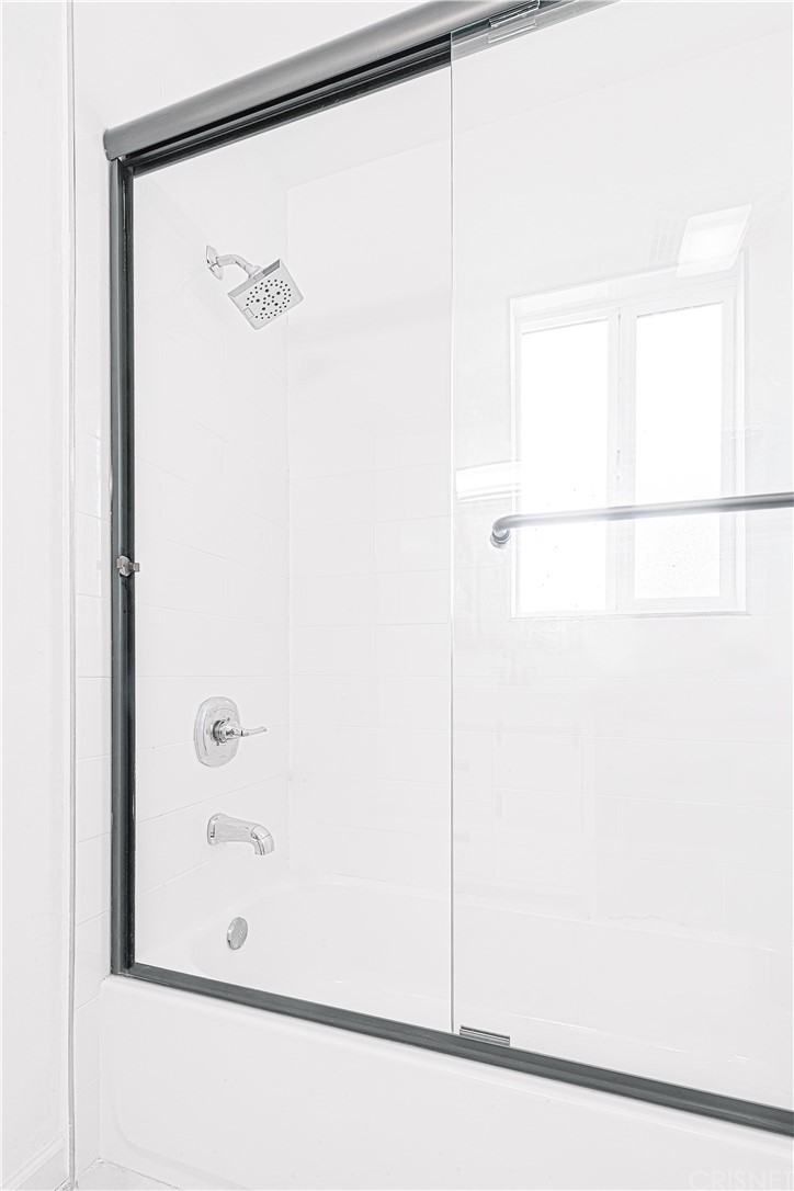 6725 Belmar Avenue Reseda, CA 91335 - Photo 23 of 32 a bathroom with a shower