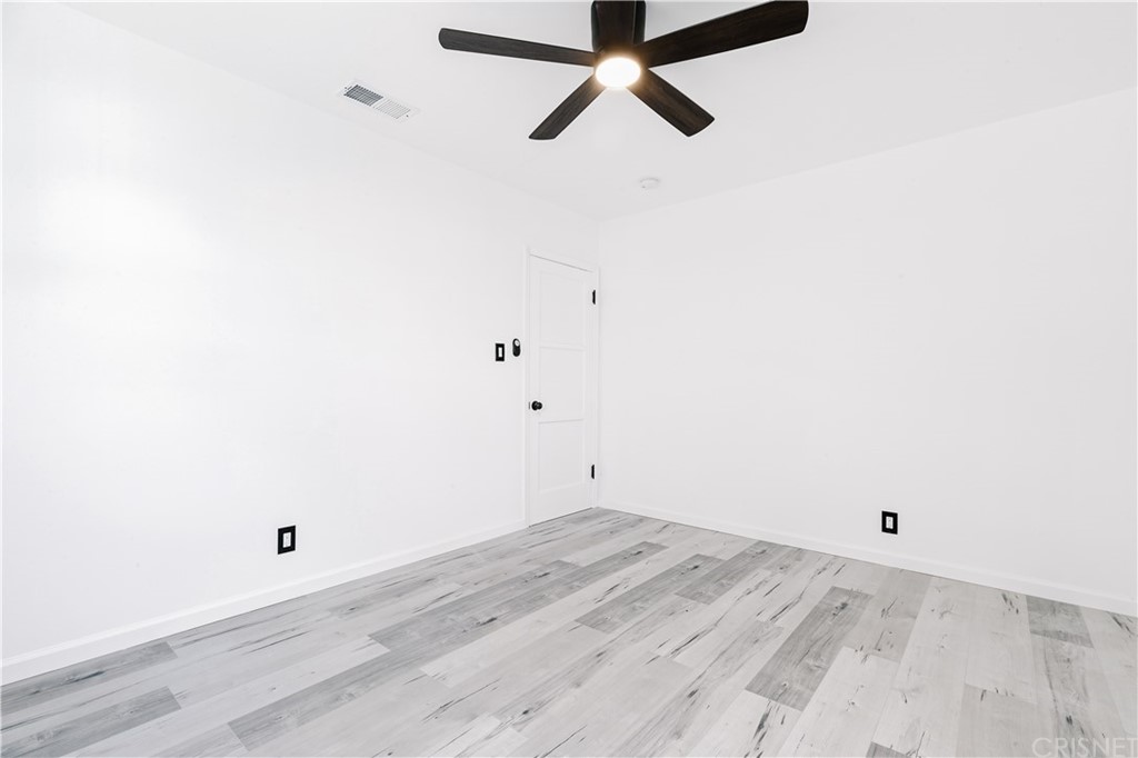 6725 Belmar Avenue Reseda, CA 91335 - Photo 28 of 32 a view of a room