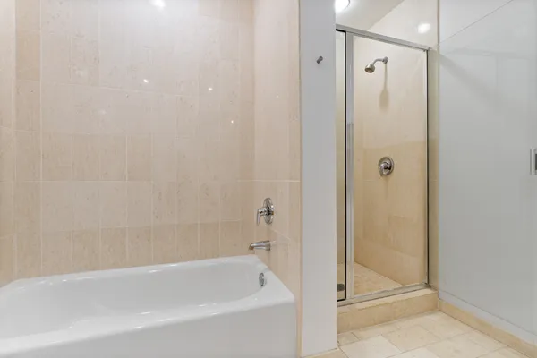 $525,000 | 653 North Kingsbury Street, Unit 1405, Chicago, IL 60654