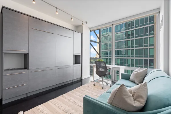 $525,000 | 653 North Kingsbury Street, Unit 1405, Chicago, IL 60654