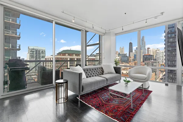 $525,000 | 653 North Kingsbury Street, Unit 1405, Chicago, IL 60654