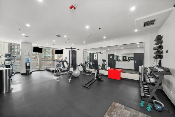 $525,000 | 653 North Kingsbury Street, Unit 1405, Chicago, IL 60654