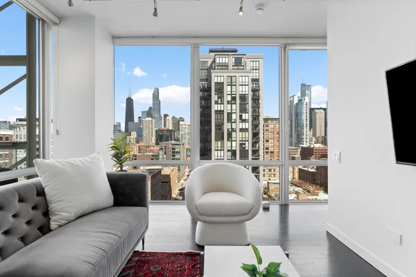 $525,000 | 653 North Kingsbury Street, Unit 1405, Chicago, IL 60654
