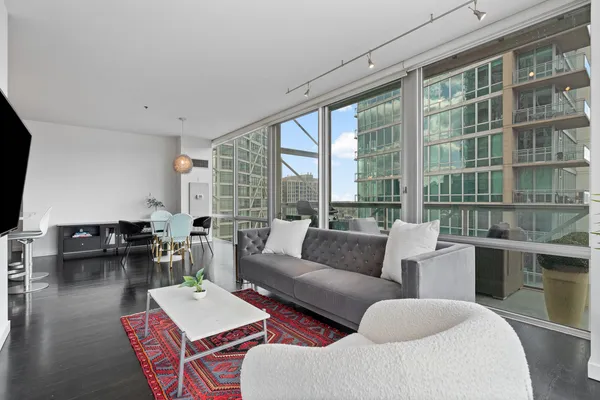 $525,000 | 653 North Kingsbury Street, Unit 1405, Chicago, IL 60654