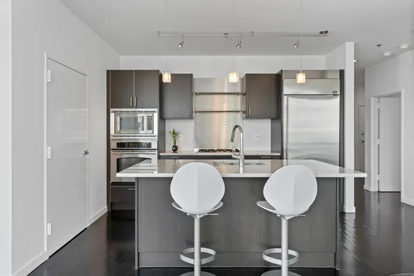 $525,000 | 653 North Kingsbury Street, Unit 1405, Chicago, IL 60654