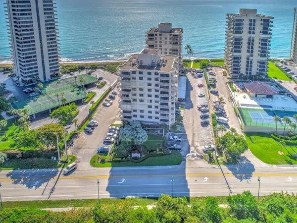 $4,750 | 5480 North Ocean Drive, Unit B2A, Singer Island, FL 33404