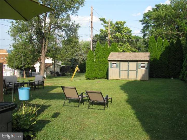 531 Pershing Boulevard Reading, PA 19607 - Photo 3 of 13 Gallery Image 3