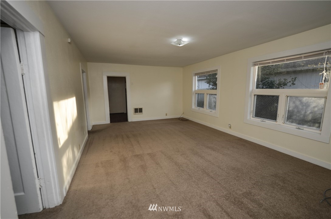413 I Street Cosmopolis, WA 98537 - Photo 4 of 25 Gallery Image 4