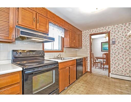 4 Charlesgate Road Chelmsford, MA 01824 - Photo 8 of 32