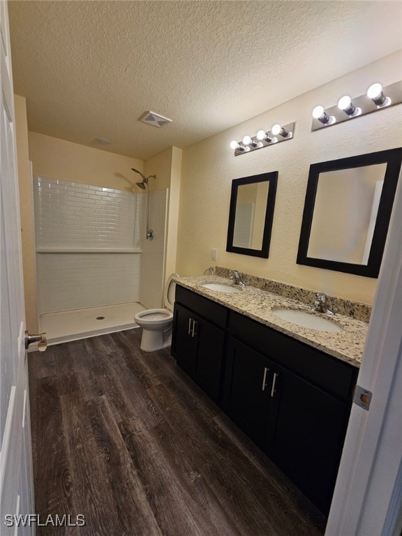 1506 Rugby Circle LaBelle, FL 33935 - Photo 5 of 13 a bathroom with a sink and a mirror
