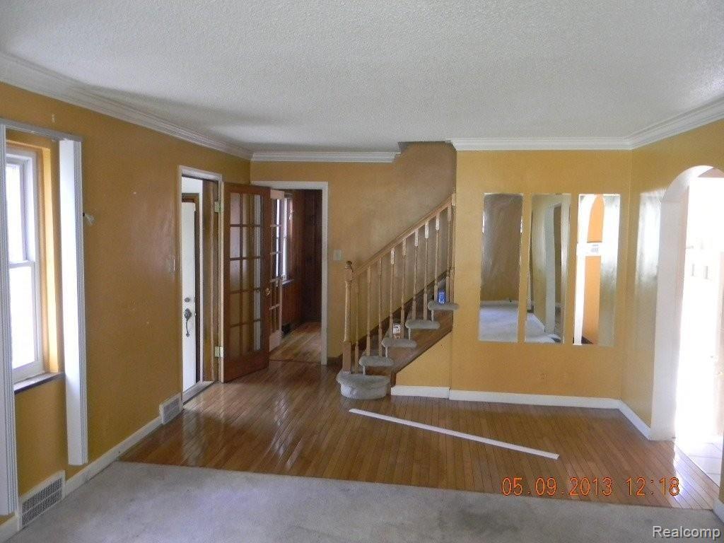 15025 Stahelin Road Detroit, MI 48223 - Photo 3 of 20 DSCN9505.JPG