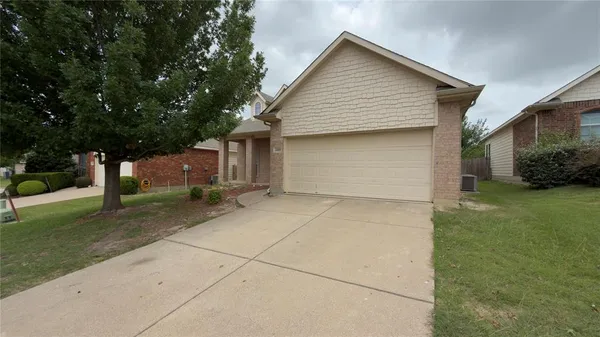 $1,900 | 14005 Silkwood Drive, Fort Worth, TX 76052