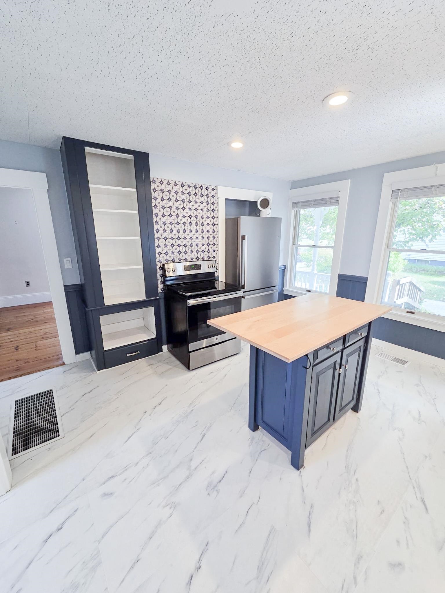 195 South Main Street Rochester, NH 03867 - Photo 5 of 18 Gallery Image 5
