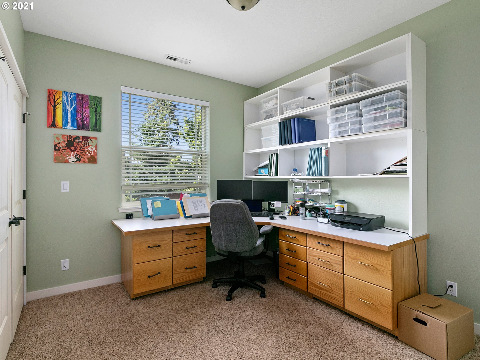 35412 Southeast Shade Tree Lane Estacada, OR 97023 - Photo 19 of 32 a livingroom with workspace and a window