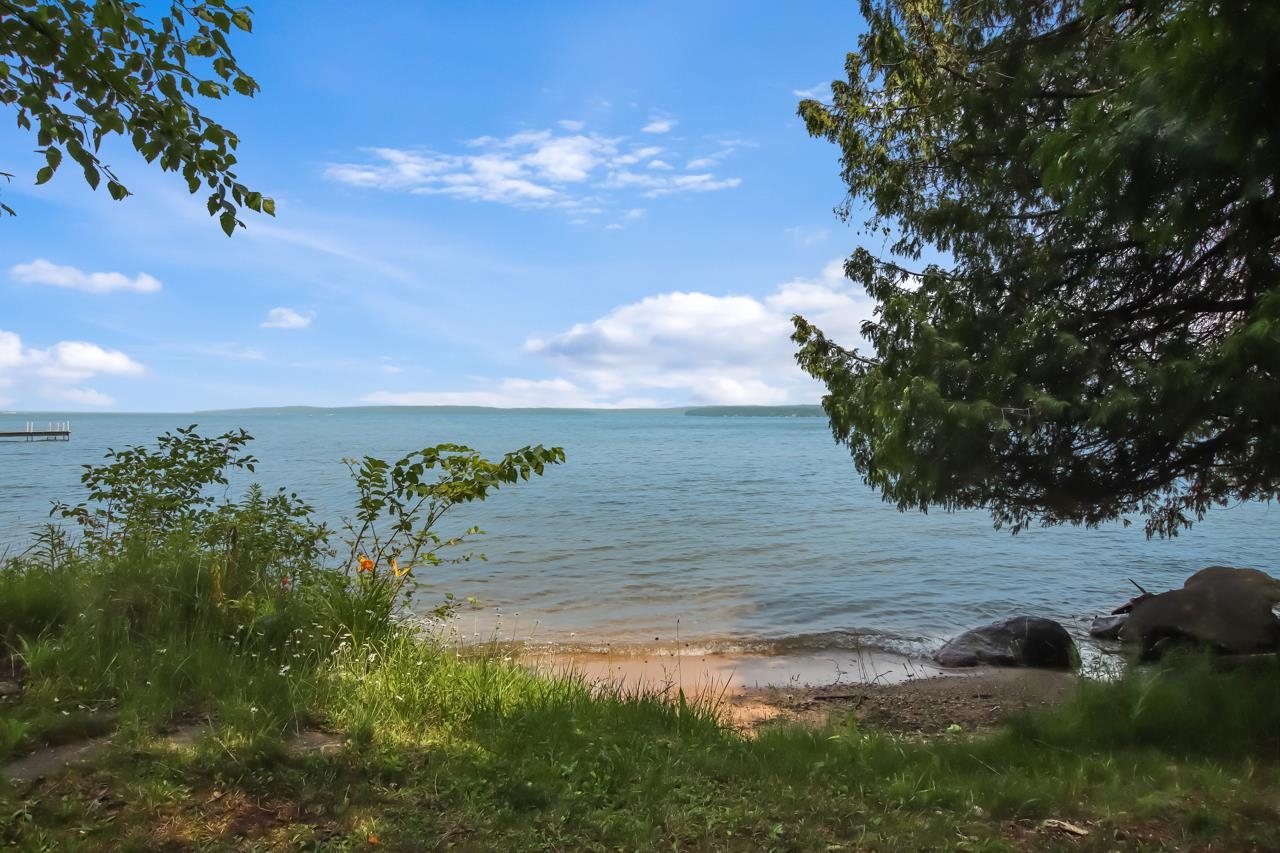 7792 Cook Road Williamsburg, MI 49690 - Photo 6 of 94 Gallery Image 6