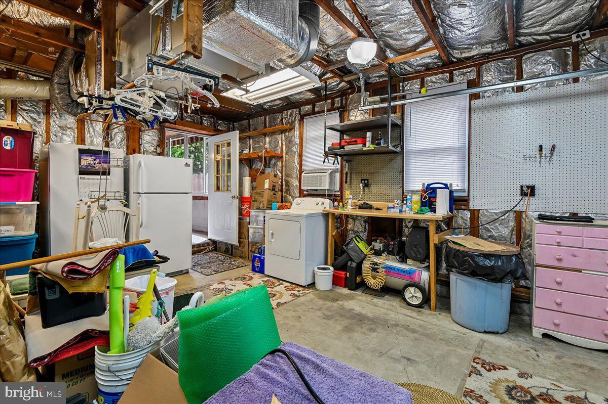 1731 Tacoma Road Edgewater, MD 21037 - Photo 43 of 59 Spacious garage with ample storage.