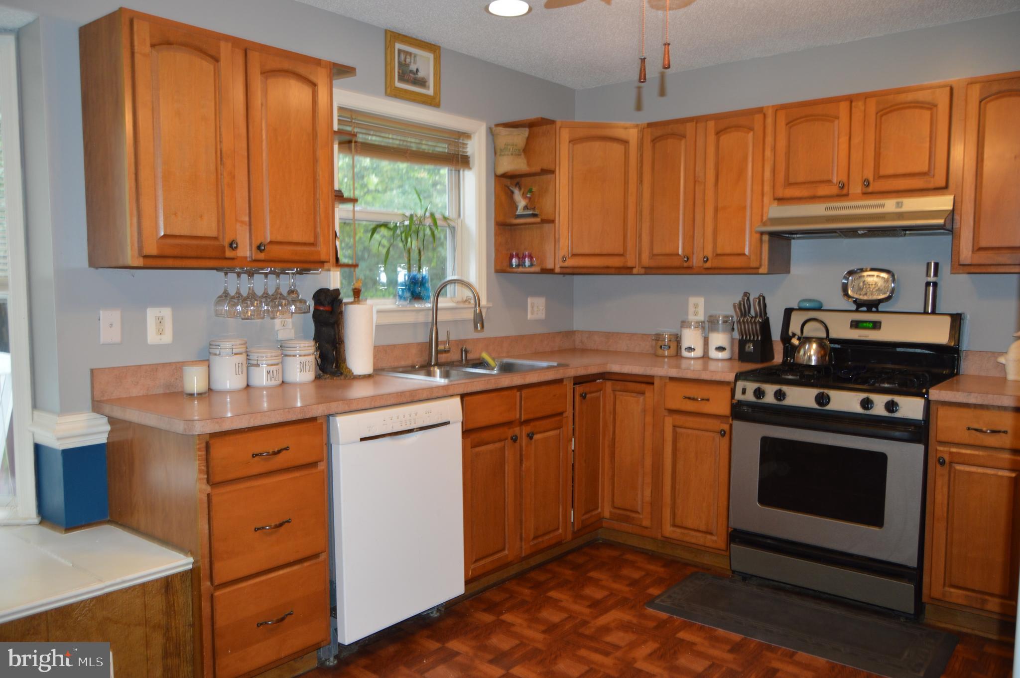 12041 Jesse Lane Ruther Glen, VA 22546 - Photo 21 of 40 Kitchen nice with tons of natural light