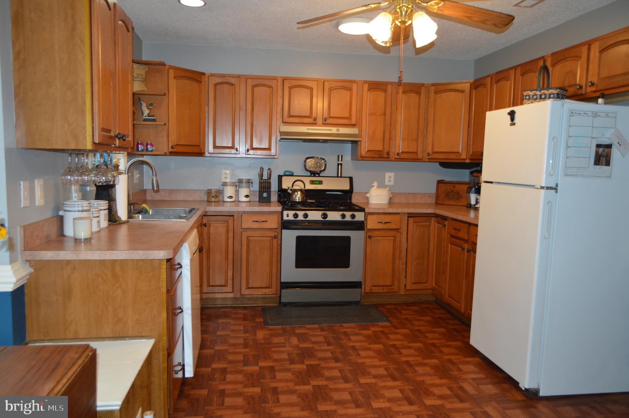 12041 Jesse Lane Ruther Glen, VA 22546 - Photo 22 of 40 Kitchen