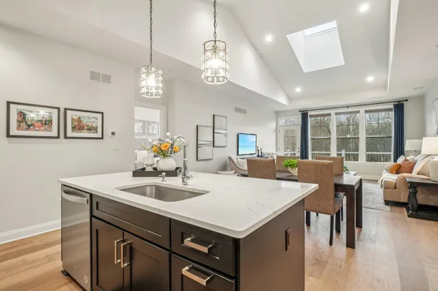 $740,000 | 3056 North Spurway Drive, Ann Arbor, MI 48105