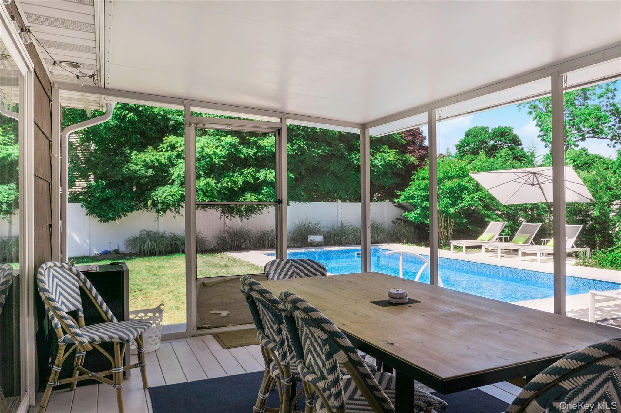 47 Oak Road East Patchogue, NY 11713 - Photo 24 of 36