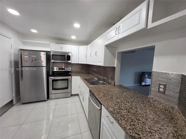 $2,100 | 1351 Northeast 191st Street, Unit E420, Miami, FL 33179