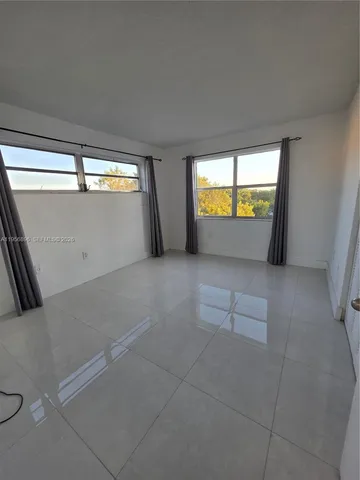 $2,100 | 1351 Northeast 191st Street, Unit E420, Miami, FL 33179