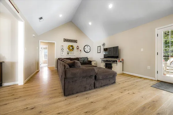 $329,900 | 3225 Thorpe Drive, Mason, TN 38049