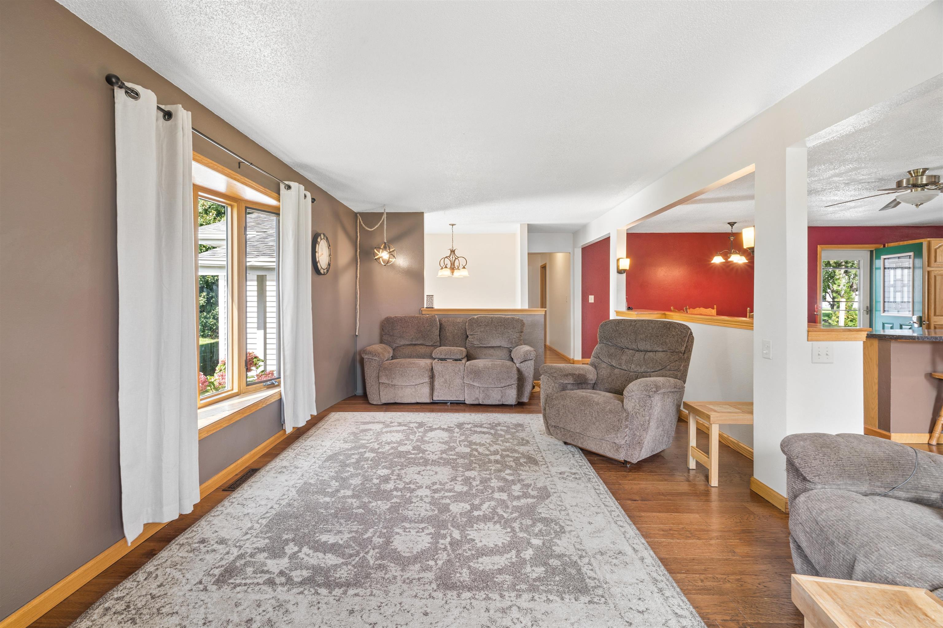 N8524 Hickory Road Beaver Dam, WI 53916 - Photo 6 of 53 Gallery Image 6
