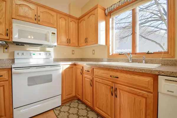 $320,000 | 228 Goldfinch Lane, Clearwater, MN 55320