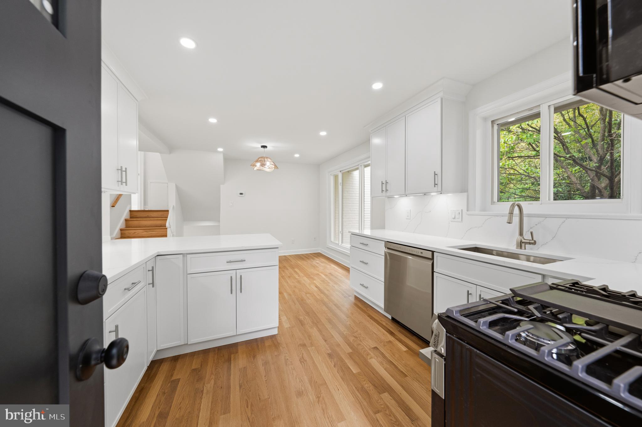 9912 Grayson Avenue Silver Spring, MD 20901 - Photo 8 of 25