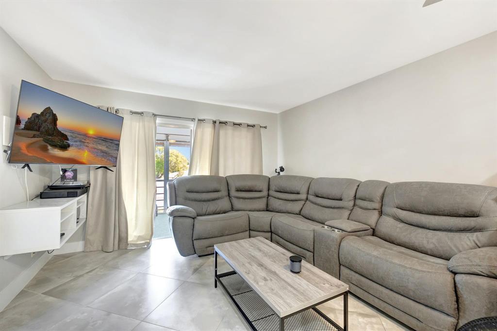 8605 West Sample Road, Unit 311 Coral Springs, FL 33065 - Photo 3 of 13 LIVING AREA