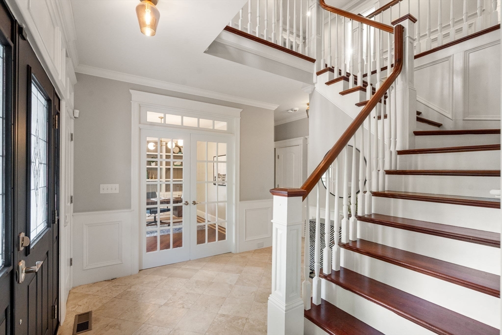 19 Dunedin Road Wellesley, MA 02481 - Photo 5 of 38