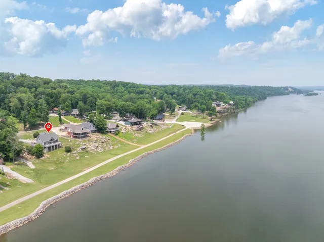 $667,400 | 347 Lakeshore Drive, Sugar Tree, TN 38380